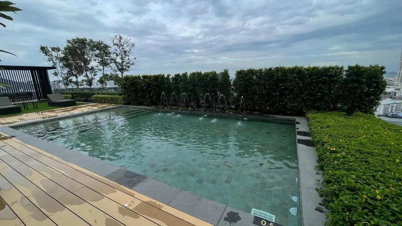 Beacon Executive Suites #Cozyfamilystay #Rooftoppool #16 #10Paxs George Town 0*,