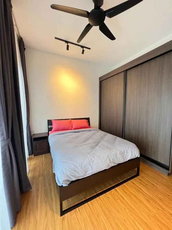 Beacon Executive Suites #Cozyfamilystay #Rooftoppool #16 #10Paxs George Town
